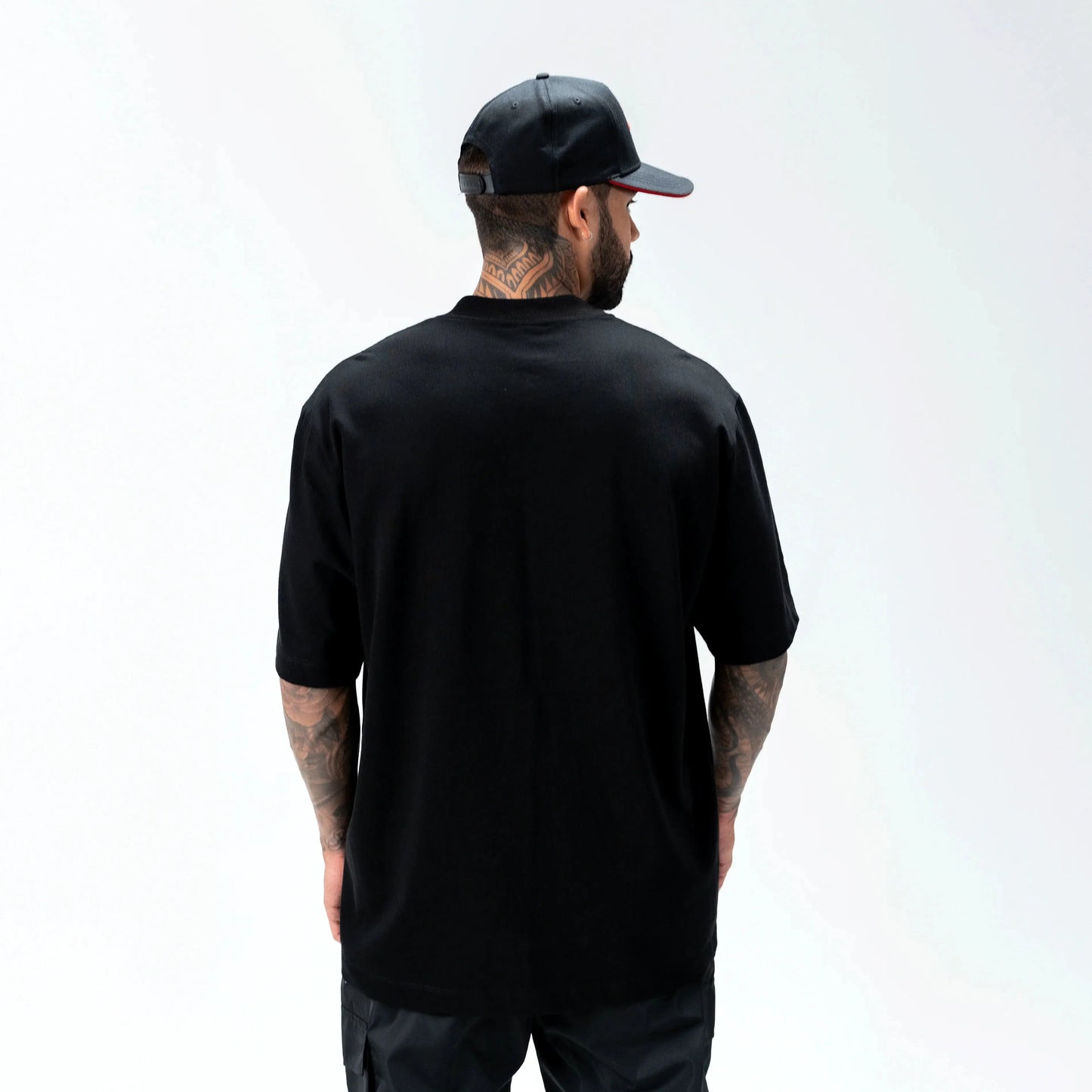 LAN CAMISETA OVERSIZE NEGRO NEA