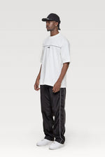 Cargar imagen en la galería, CAMISETA OVERSIZE LOCKED IN NEA